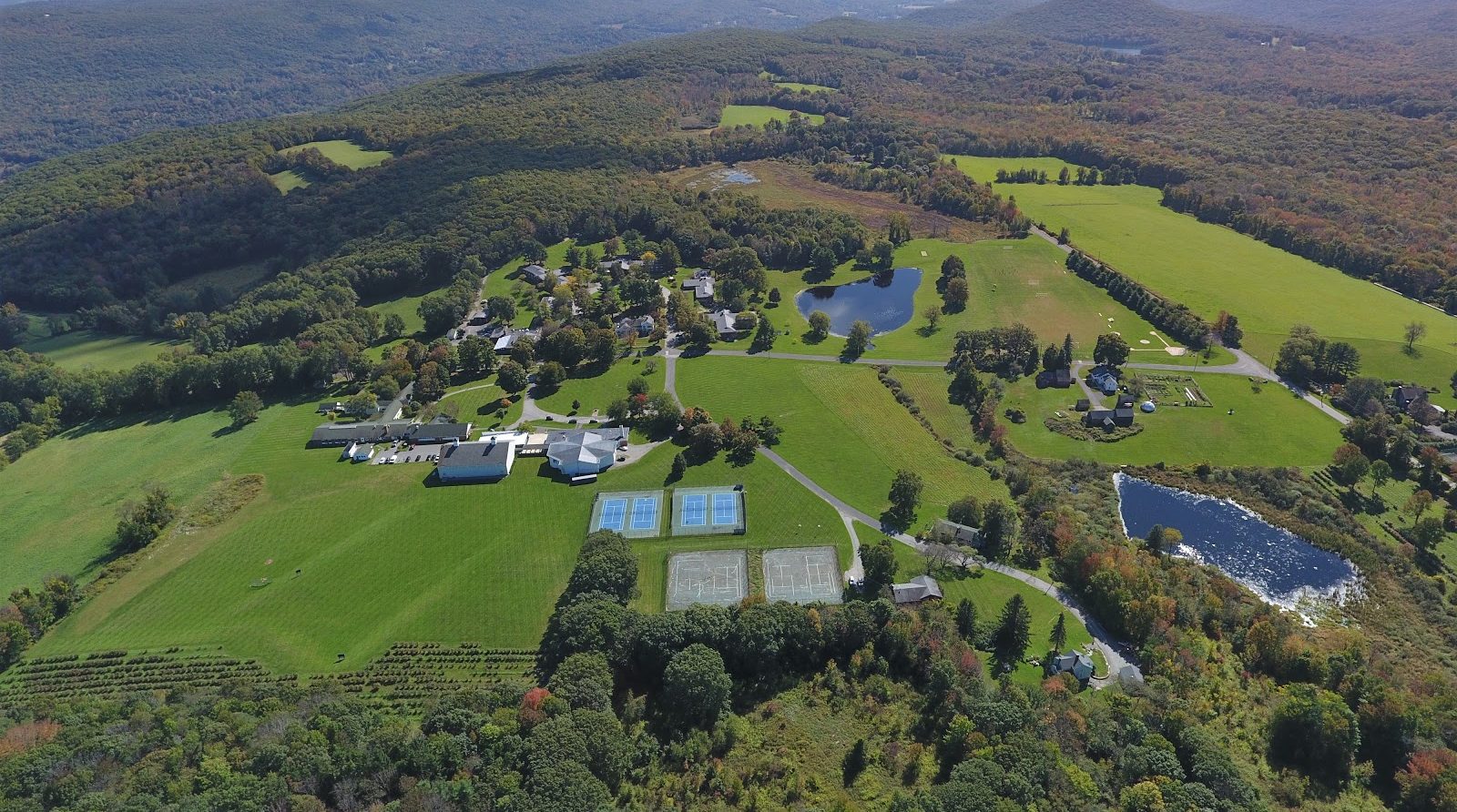 Aerial image of the Marvelwood School campus by Oliver Sanchez ’20.