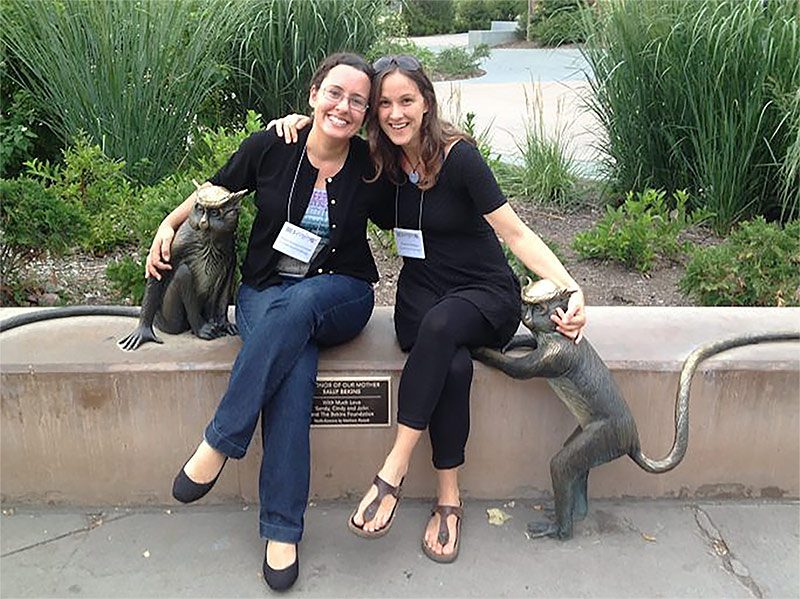 Luciana Andrade and Daniela Hedwig at Omaha’s Henry Doorly Zoo. Photo courtesy of Luciana Andrade/BRP blog https://www.birds.cornell.edu/brp/4th-international-symposium-on-acoustic-communication-by-animals/