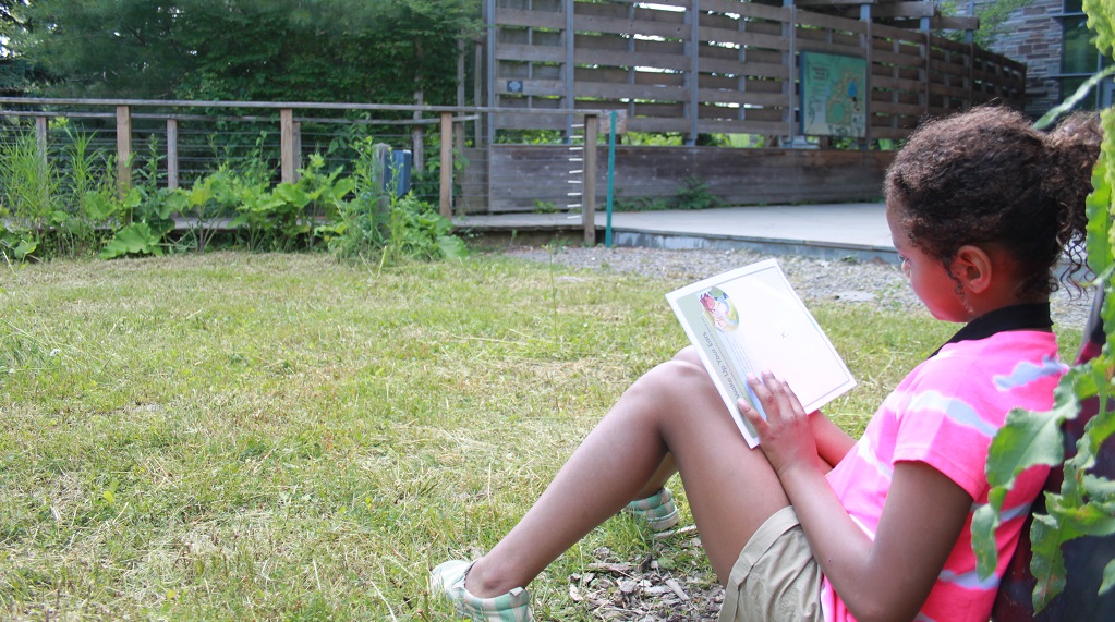 girl reading outdoor