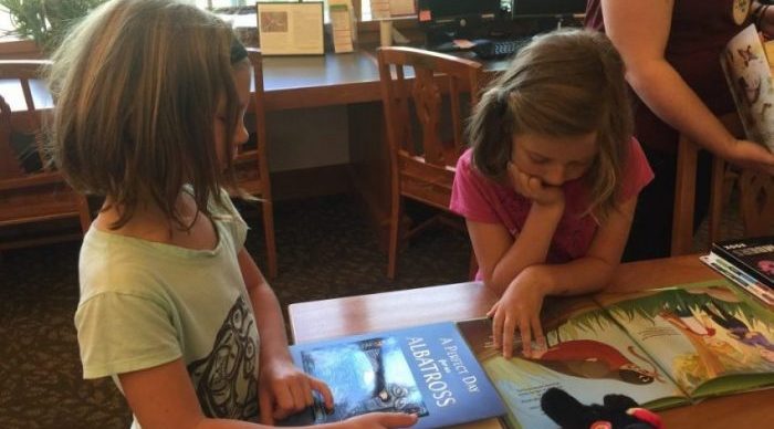 kids reading bird books